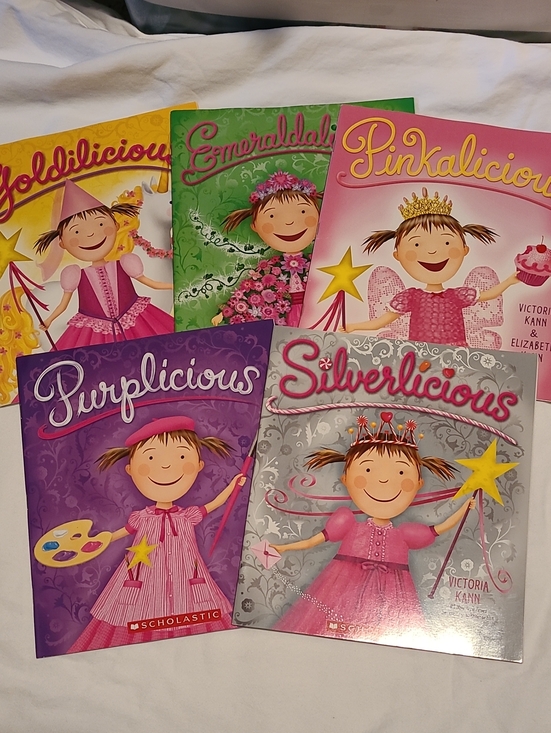 Scholastic Other - 5 Scholastic Goldilicious Emeraldalicious Pinkalicious Books By Victoria Kann